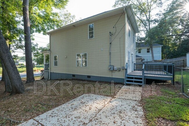 Photo - 1331 Memorial Dr SE