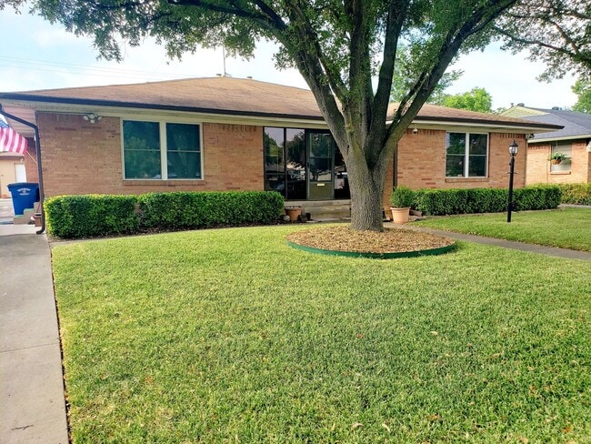 Photo - 2 Bedroom, 2 Bath Duplex in Lochwood