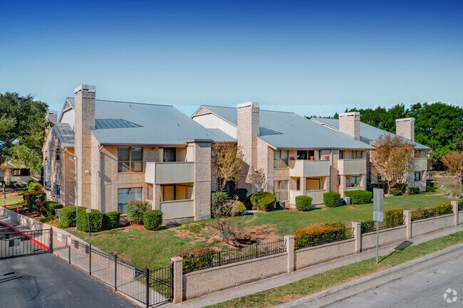 Photo - Devonshire Condominiums