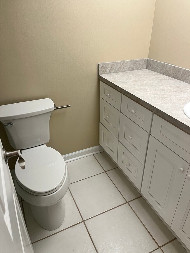Photo - 4880 Locust St NE Unit 127