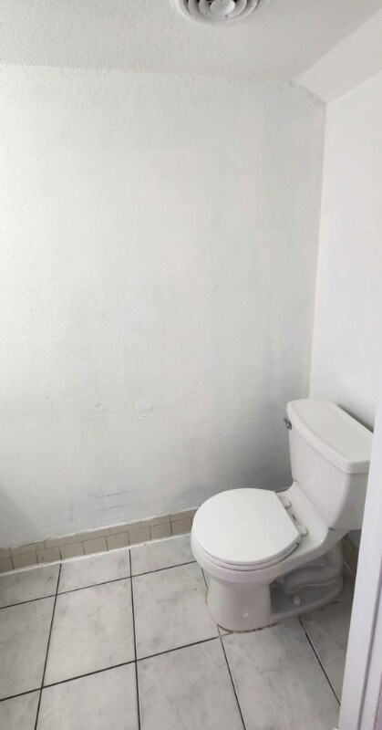 Photo - 460 NE 18th Ave