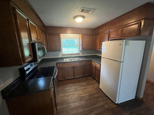 Photo - 167 McLin Cv