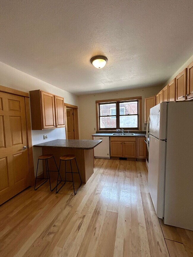 3 Bedroom, 1 Bathroom Duplex