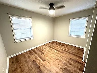 Photo - 4028 Loys Dr