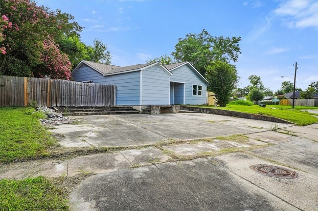 Photo - 1615 Hiller St