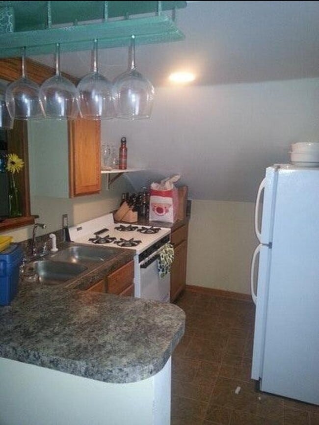 Building Photo - 55 Diamond Ave NE Unit 2