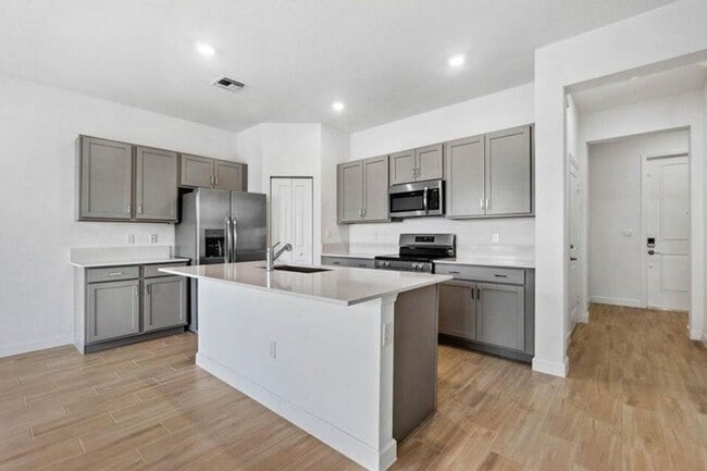 Building Photo - 4159 Lagoon Shore Dr