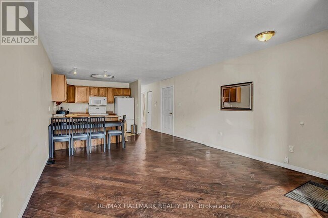 Photo - 58 Waterloo St