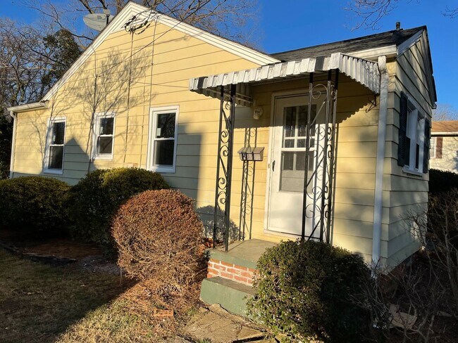 Photo - Renovated 2 BR Convenient to Battleground House