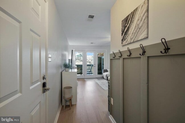 Building Photo - 1417 Oronoco St Unit 2-6