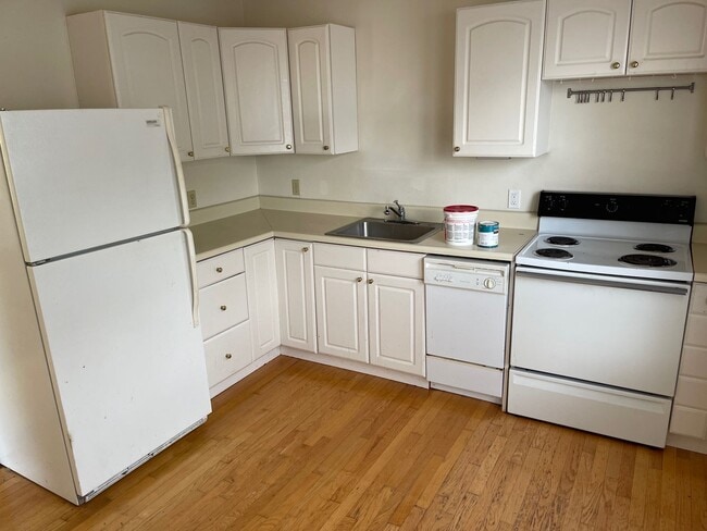 Photo - Nice Tacoma Duplex 2 Bed 1 Bath For Rent