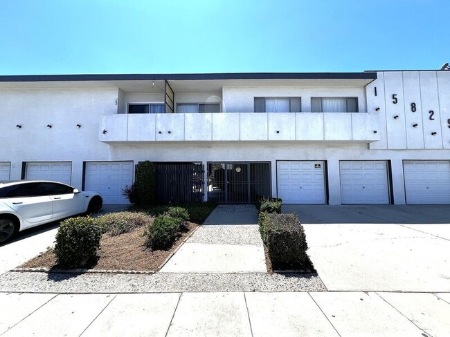Building Photo - 15829 Denker Ave Unit 13