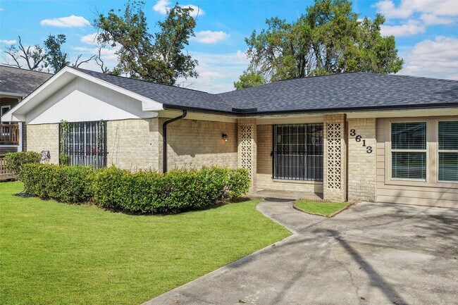 Photo - 3613 Crandon St