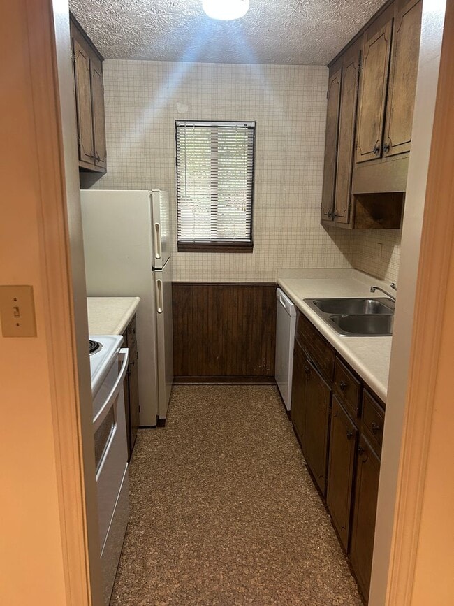 Photo - Campus View Apt-Walking Distance to UGA!