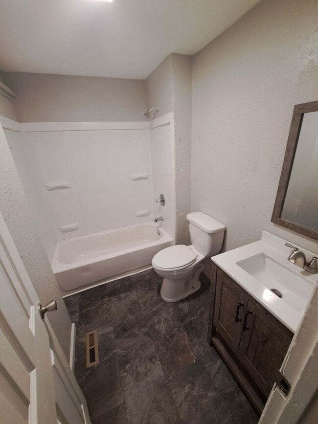 Photo - 412 N Hawthorne St