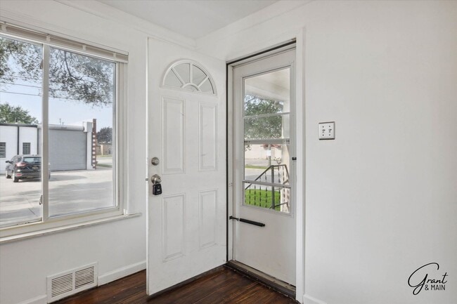 Photo - $1,350 - 3 Bed / 1 Bath House in Eastpointe