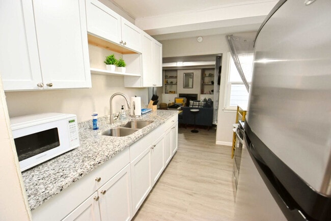 Photo - 815 N Twyckenham Dr Unit ID1037675P