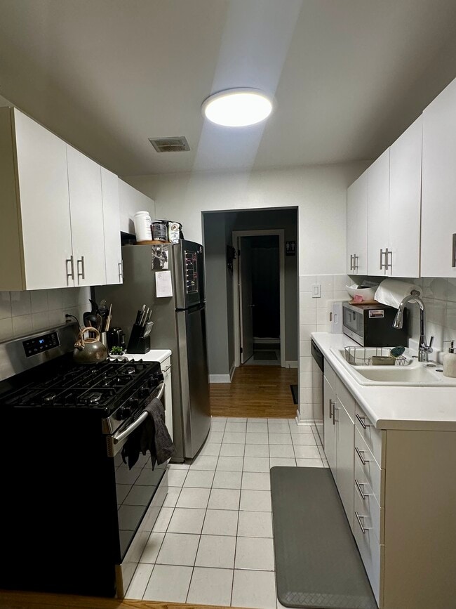 Photo - 8974 N Western Ave Unidad 314