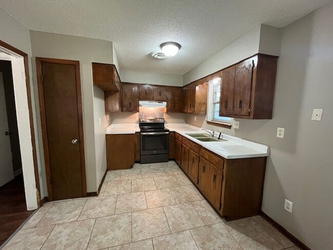 Photo - Renovated 3 Bedroom 1 Bath Home for Rent!