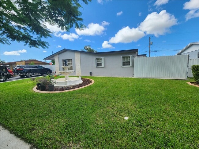 Building Photo - 10500 SW 200th Terrace Unit A Rental