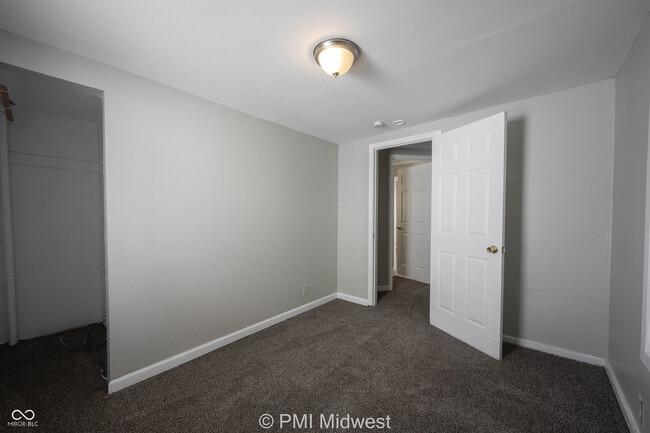 Photo - 2011 Applegate St