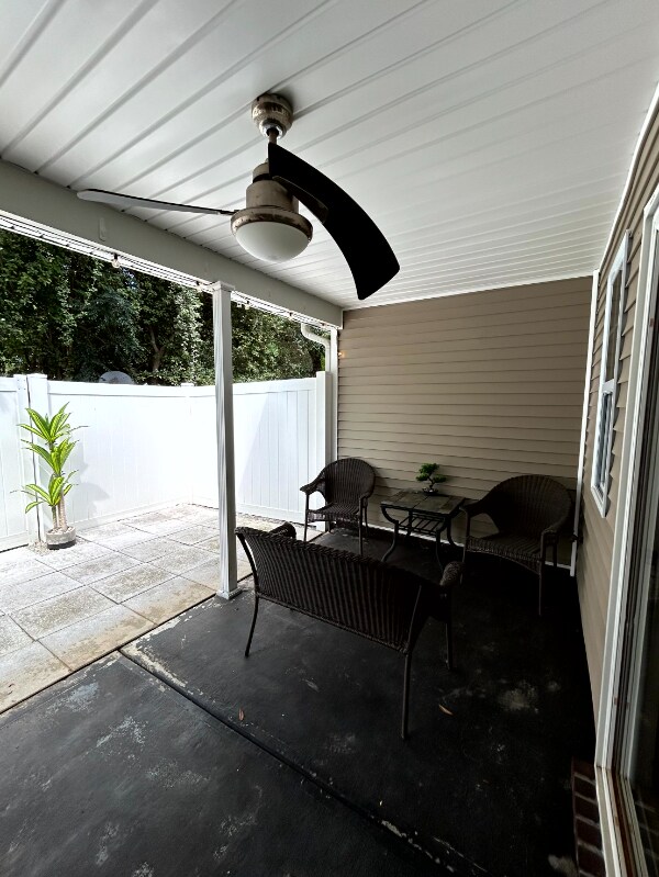 Photo - 122 Sonata Cir