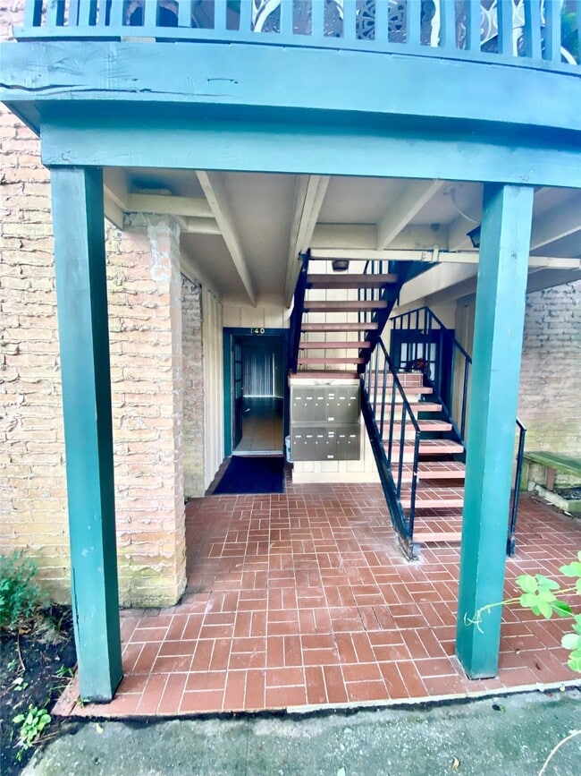 Building Photo - 8255 Kingsbrook Rd Unit 140 Rental