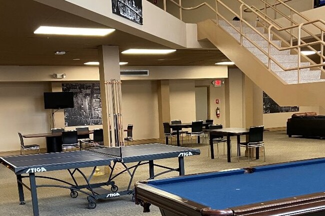 Photo - Campus Square