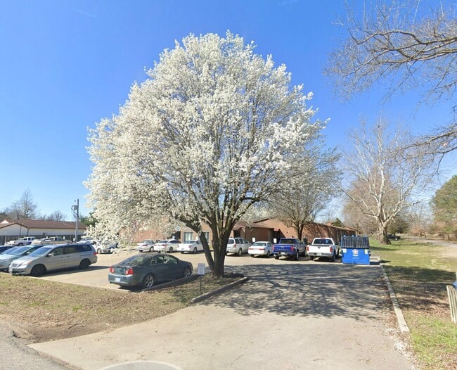 Building Photo - 141 Millar Rd