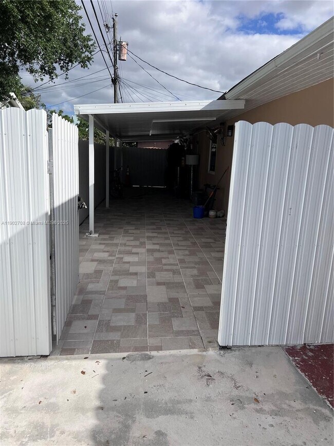 Photo - 934 SW 75th Ave Unit #7501