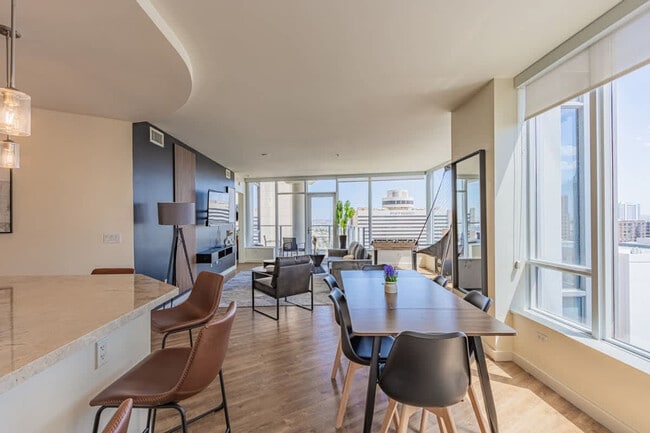 Photo - 44 W Monroe St Unit ID1263195P