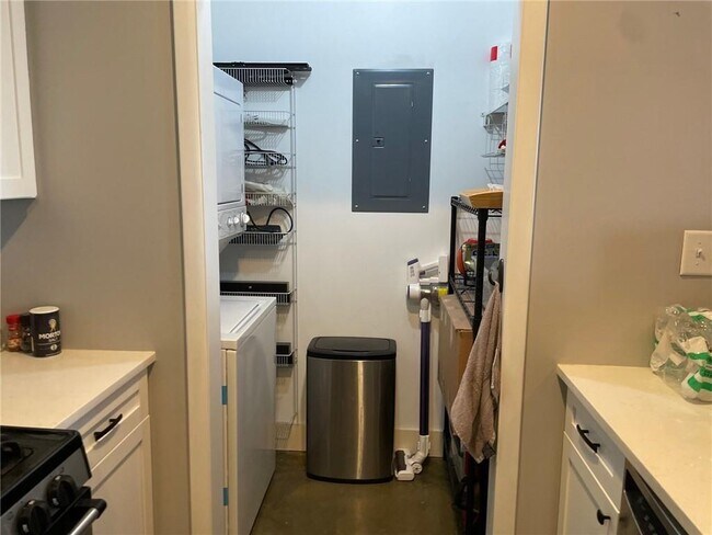 845 Spring St NW Unit 213