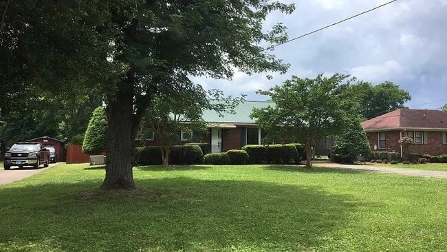 Building Photo - 3515 Hewlett Dr