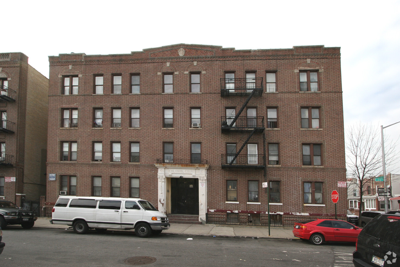 Colonial Court - Colonial Court Apartments