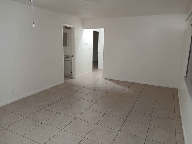 Building Photo - 9021 W Highland Pines Dr