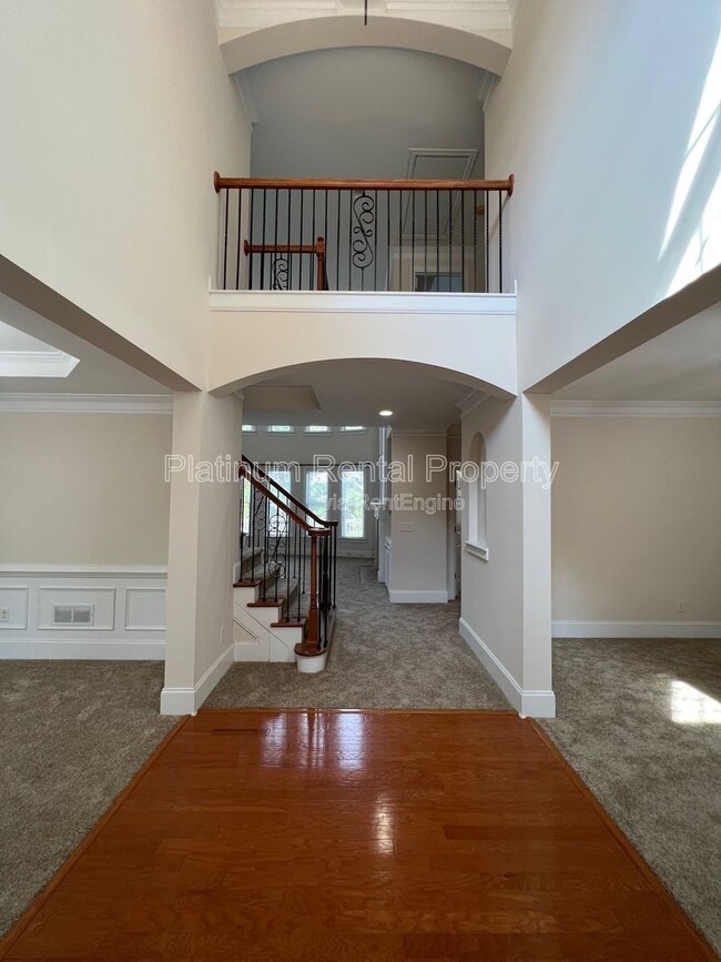 Photo - 5520 Viewpoint Ct