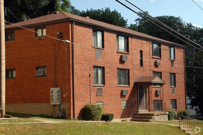 Photo - Churchill/Melvin Court Apartments