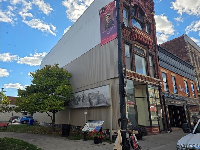 Photo - 109 N Main St