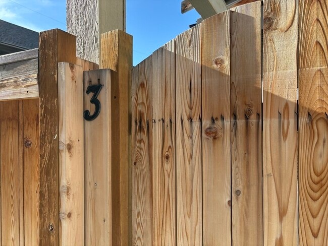 Photo - 1015 Stockwell Ave