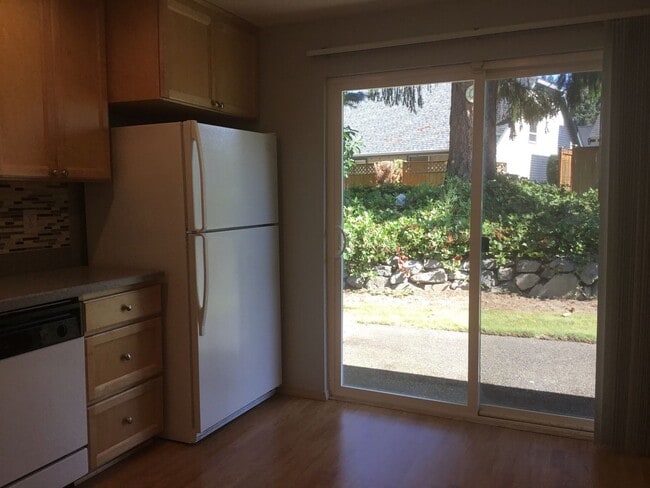 Photo - 2 Bedroom-1.75 Bath Single Story Condo/Just minutes from shopping, restaurants & great location f...