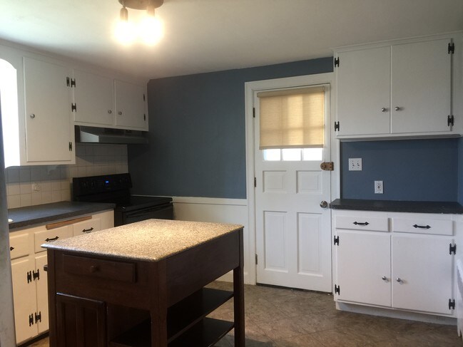 Photo - 40 Dunster Ln