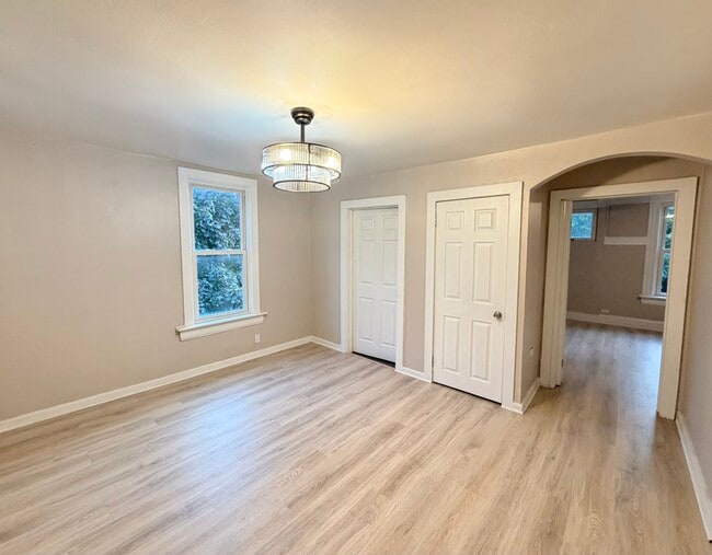 Building Photo - 3104 N Newhall St Unit 3104 N Newhall St