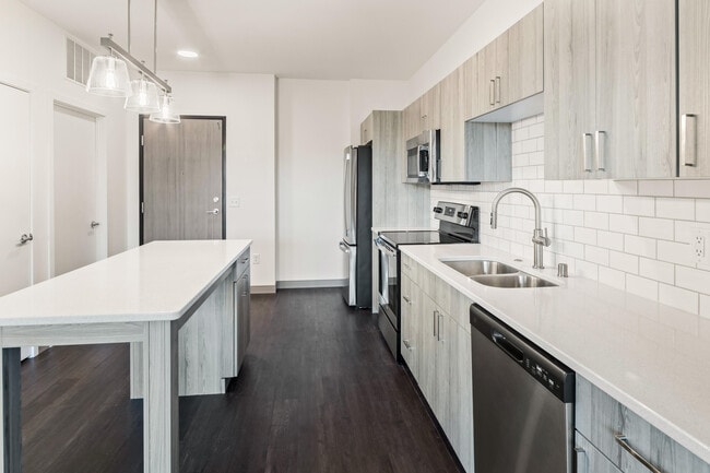 Photo - 2420 E Capitol Dr