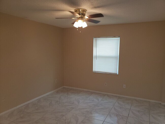 Photo - m56901 Unit 5690 Tomoka Drive #107