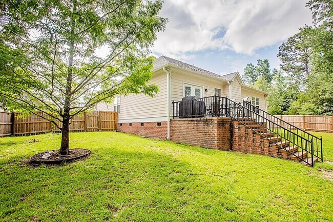 Photo - 331 Ridgeway Ct