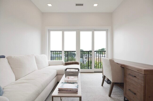 Photo - 287 Maverick St Unit PH504