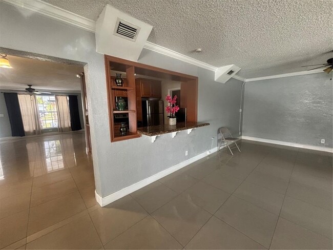 Photo - 6881 SW 6th St