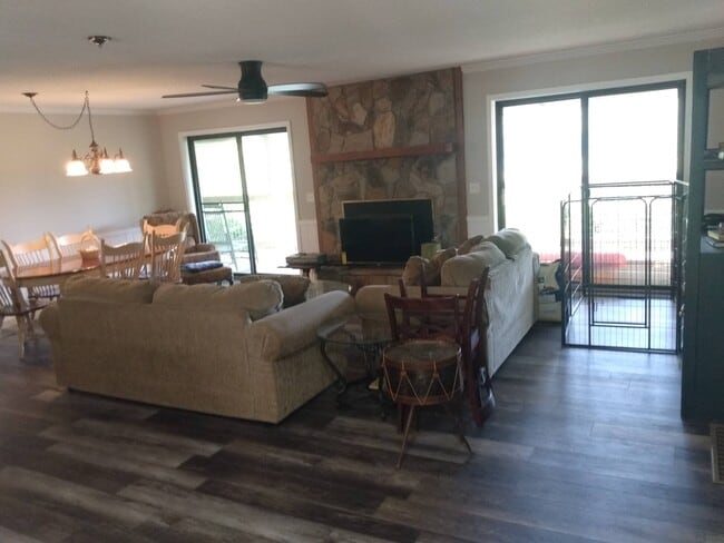 Photo - 355 Saddle Back Cir