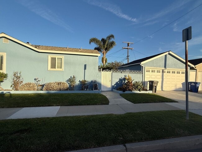 Photo - Stunning Fully Remodeled 3-Bedroom Home with Open-Concept Kitchen & Private Primary Suite