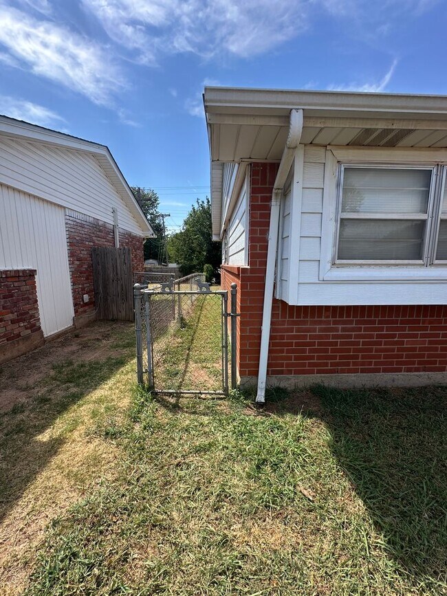1101 Hampton Rd